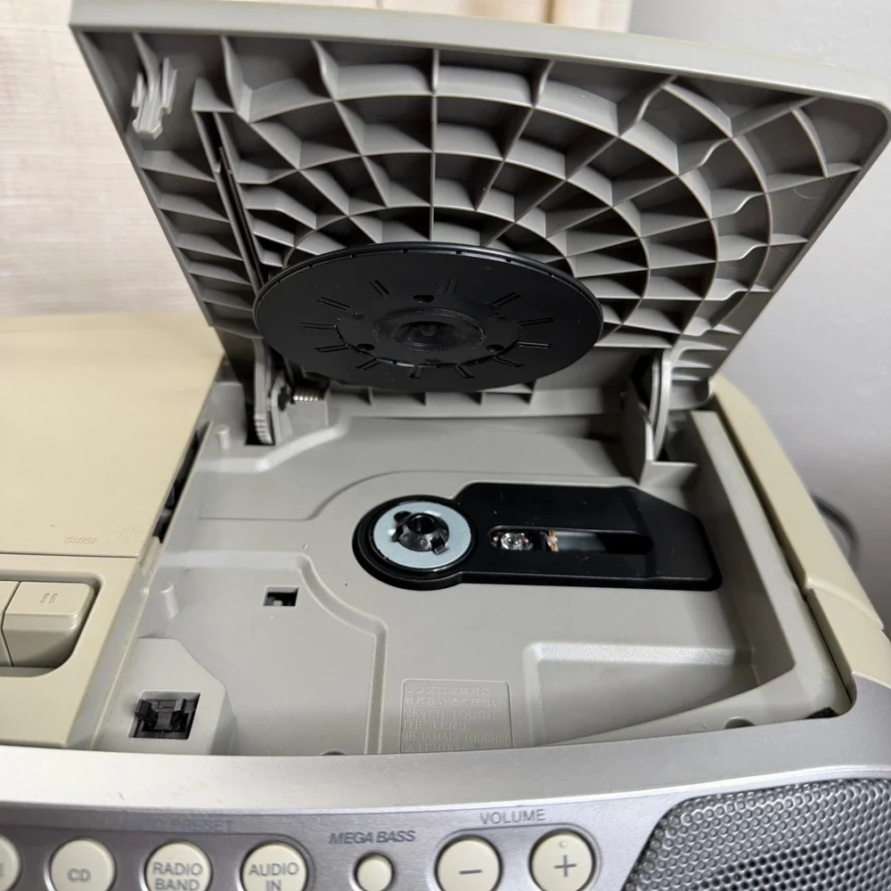 Sony CFD-S05 CD Radio Cassette-Corder Boombox Mega Bass Tested Radio Not Working